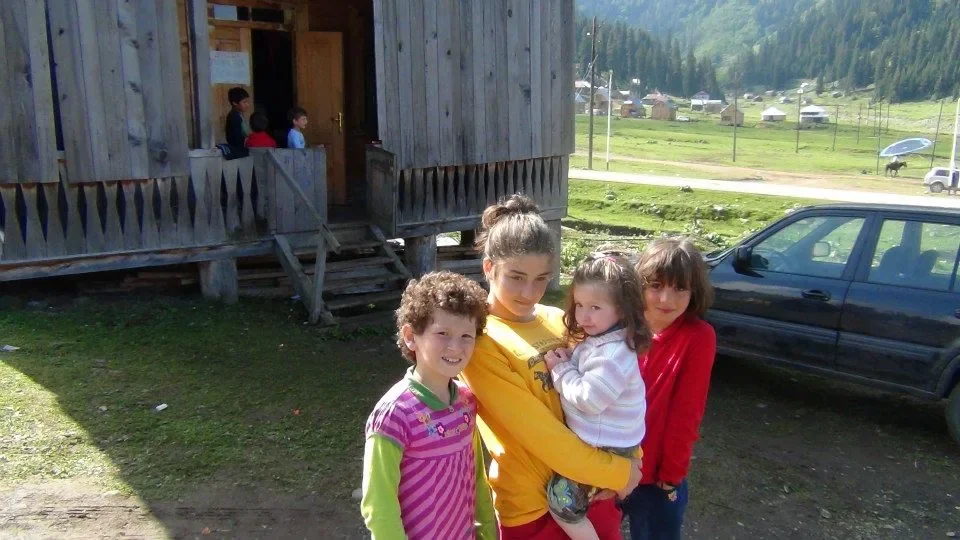 ღია საზოგადოების გრანტი - მომავლის გზის ბავშები ბახმაროში