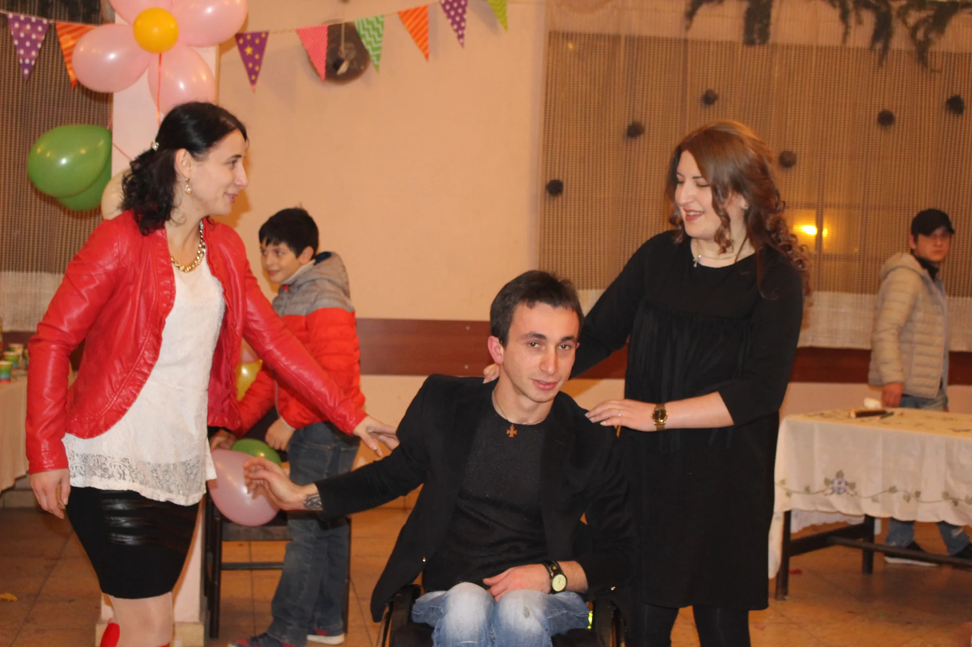 საახალწლო სიხარული შეზღუდული შესაძლებლობის მქონე ბავშვებისთვის