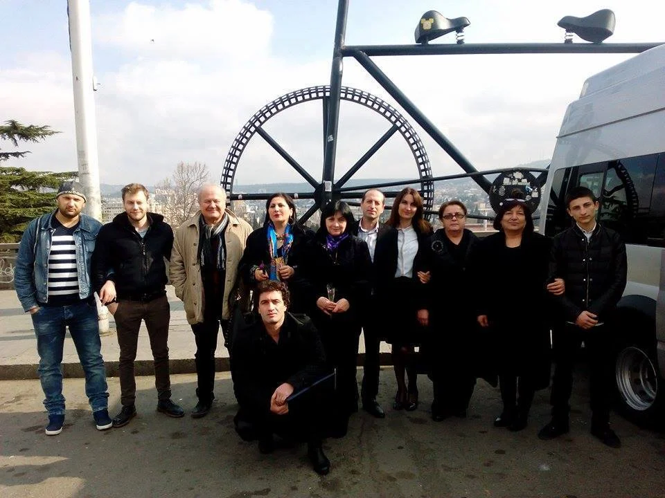 ქალთა კოლონიაში სითბო და მხიარულება