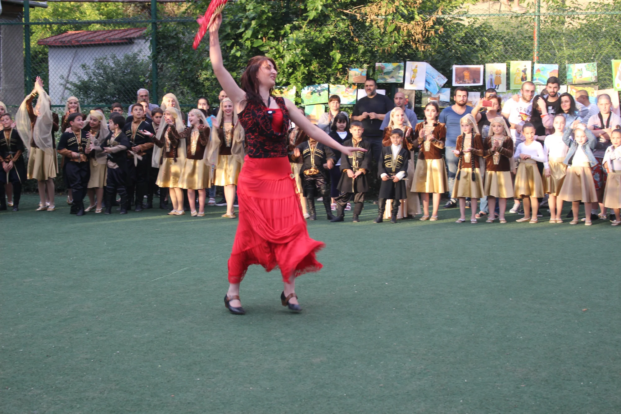 ხელოვნების ცენტრი „საბა“ და "მომავლის გზის" ბავშვები