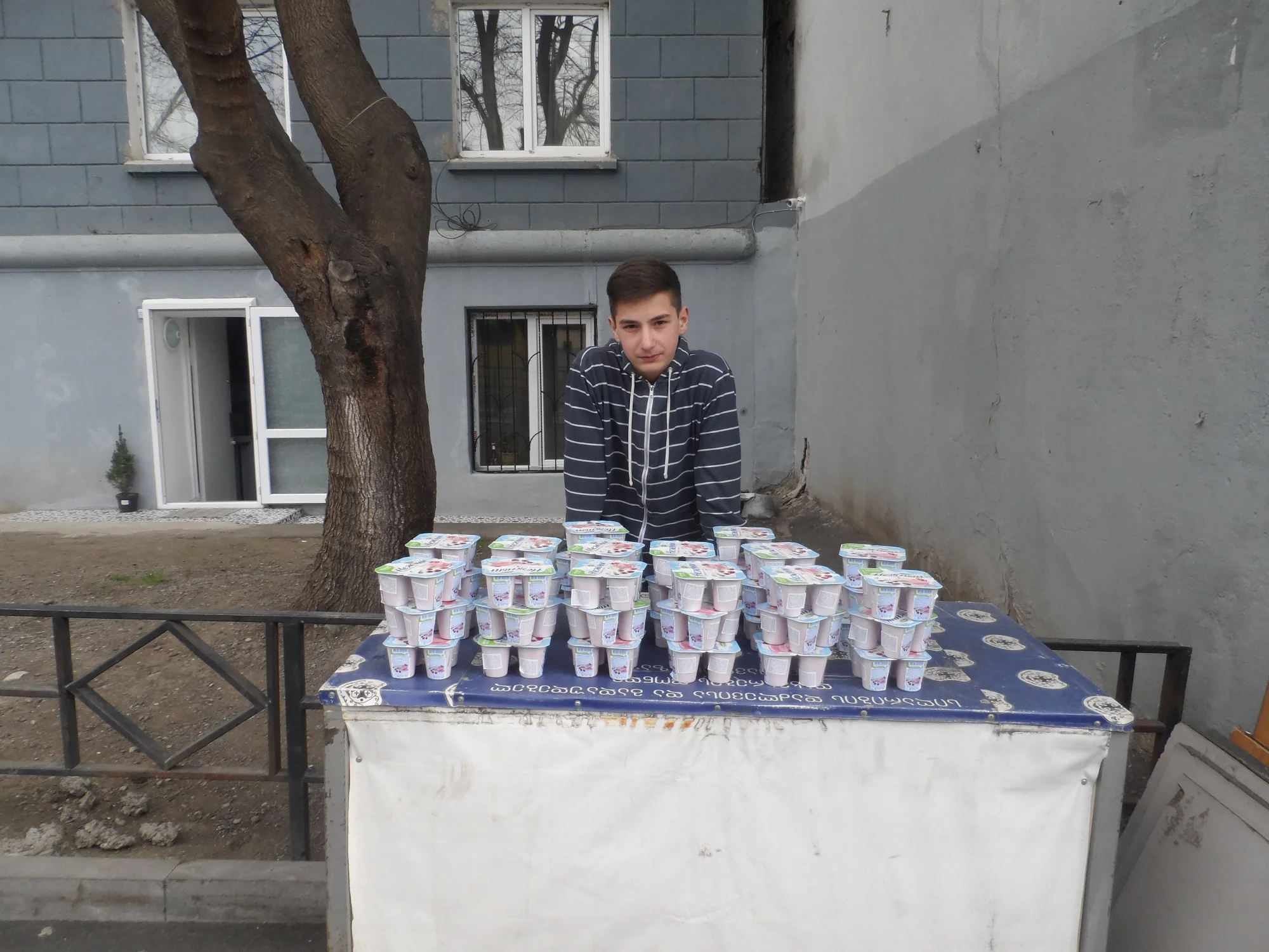 გაეცი სიხარული , სიმბოლური საჩუქრები ქუჩაში