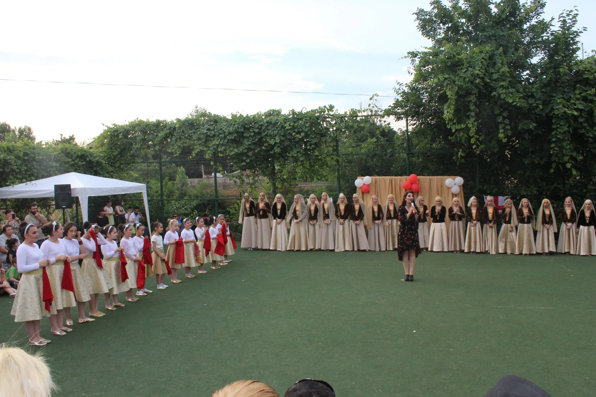 ხელოვნების ცენტრი „საბა“ და "მომავლის გზის" ბავშვები