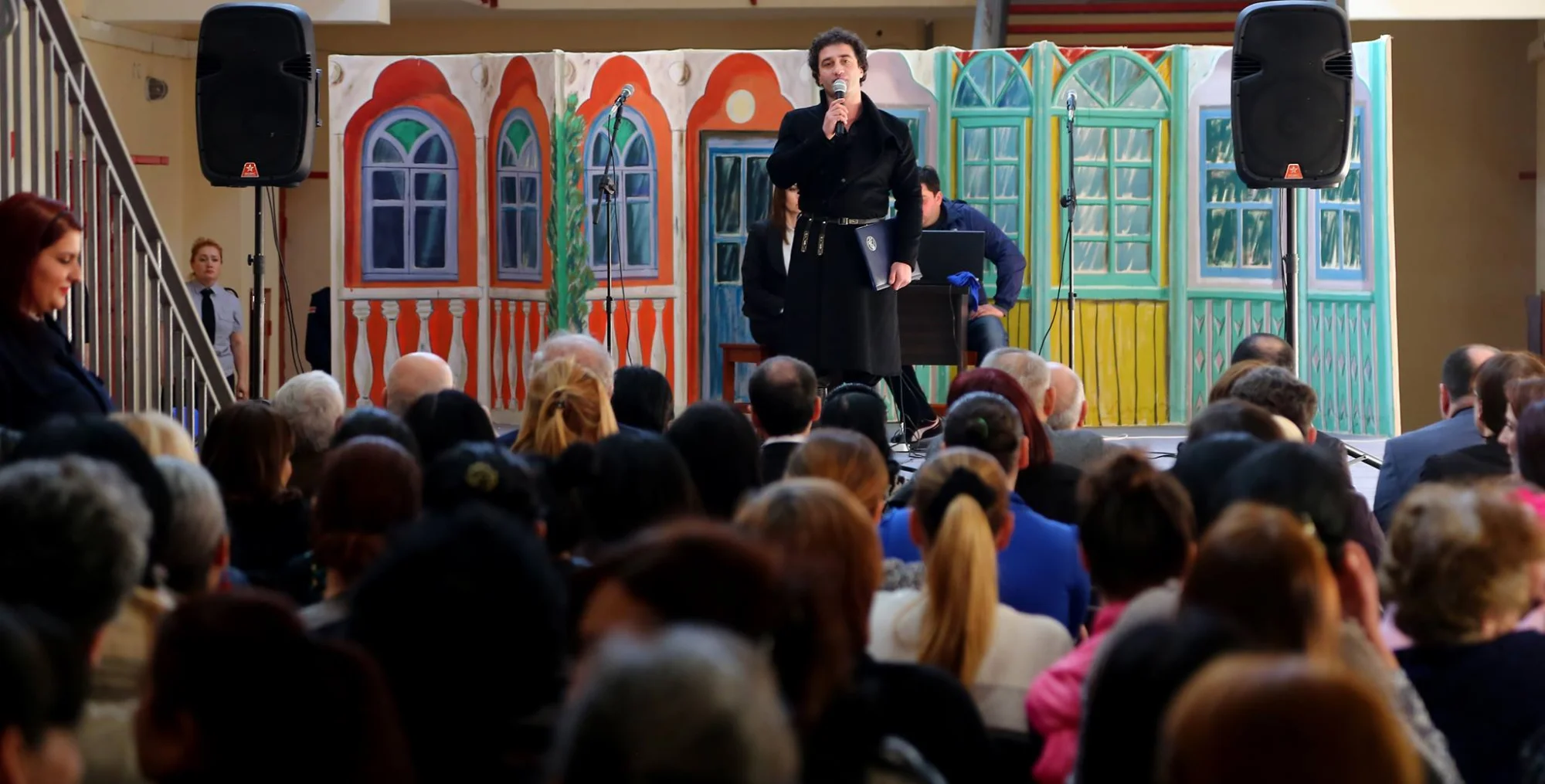 ქალთა კოლონიაში სითბო და მხიარულება