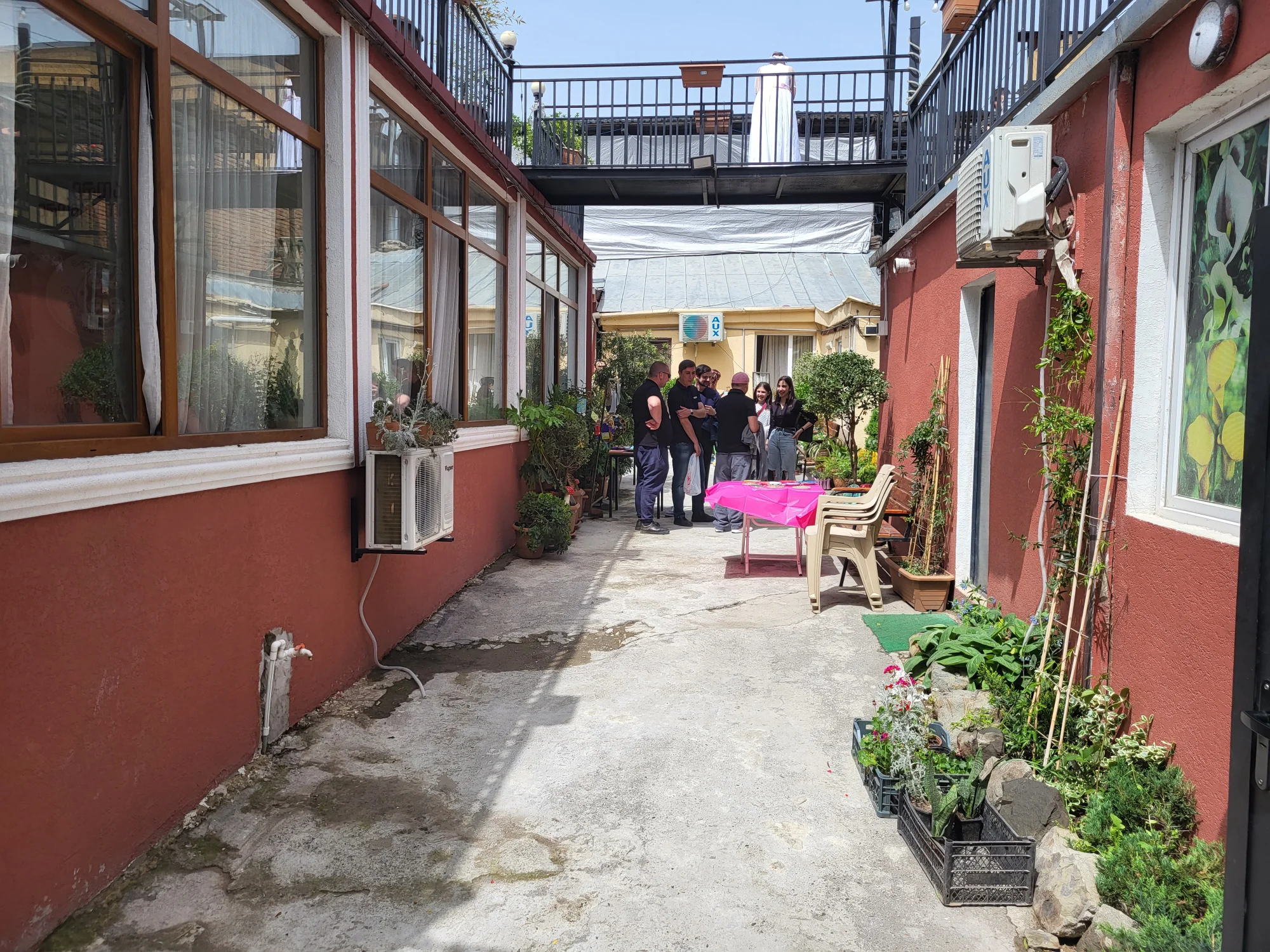 ავაშენეთ მომავლის გზის სახლი